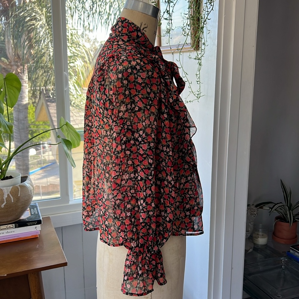 Flower blouse - Picture 3 of 4